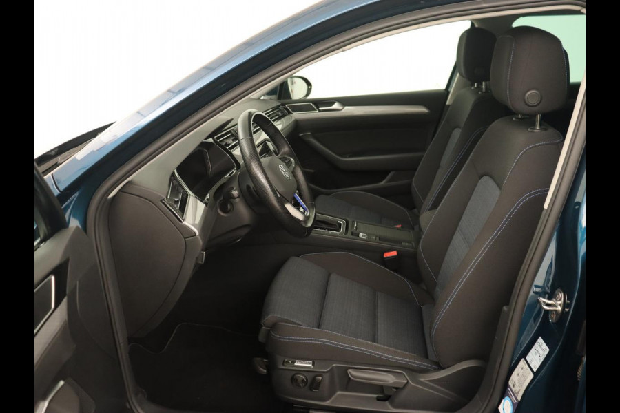 Volkswagen Passat 1.4 TSI PHEV GTE | Trekhaak | Stoelverwarming | Virtual Cockpit | Massage | Camera | Carplay | Adaptive cruise | ErgoComfort | Matrix LED | Plug In Volkswagen Passat 1.4 TSI PHEV GTE | Trekhaak | Stoelverwarming | Virtual Cockpit | Massage | Camera | Carplay | Adaptive cruise | ErgoComfort | Matrix LED | Plug In