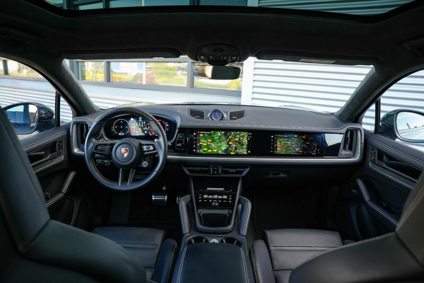 Porsche Cayenne Coupé 3.0 E-Hybrid SportDesign Carbon | 4x Display incl. Passagiersdisplay & HUD Bose 22””