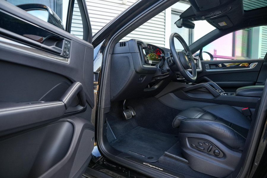 Porsche Cayenne Coupé 3.0 E-Hybrid SportDesign Carbon | 4x Display incl. Passagiersdisplay & HUD Bose 22””