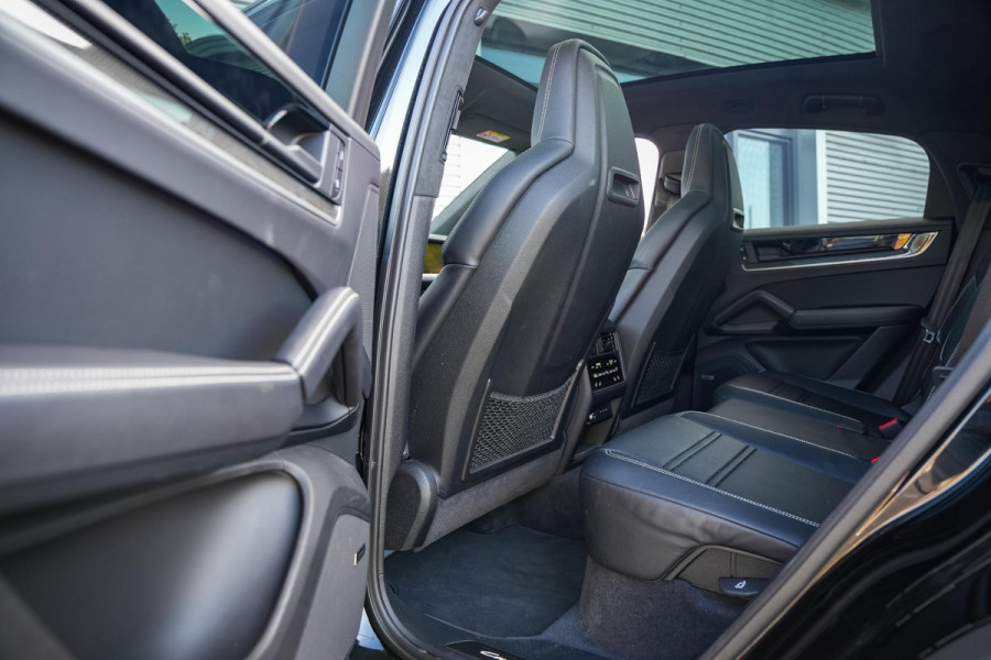 Porsche Cayenne Coupé 3.0 E-Hybrid SportDesign Carbon | 4x Display incl. Passagiersdisplay & HUD Bose 22””