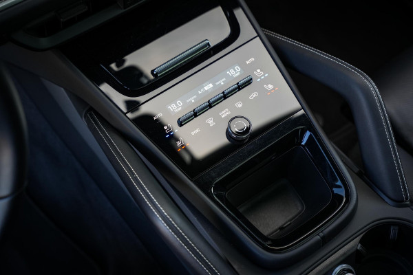 Porsche Cayenne Coupé 3.0 E-Hybrid SportDesign Carbon | 4x Display incl. Passagiersdisplay & HUD Bose 22””