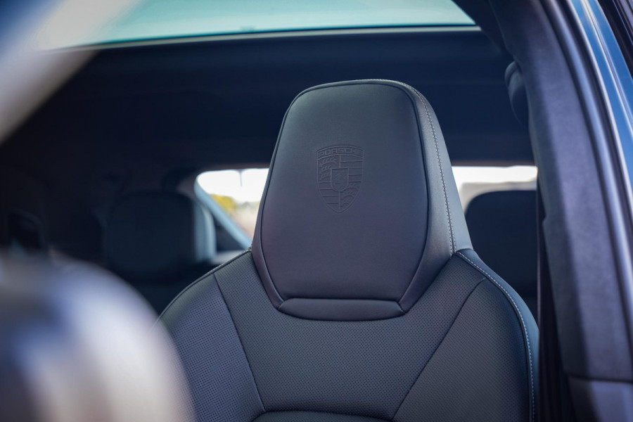 Porsche Cayenne Coupé 3.0 E-Hybrid SportDesign Carbon | 4x Display incl. Passagiersdisplay & HUD Bose 22””