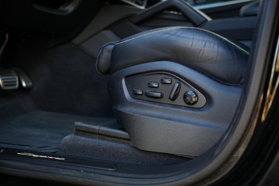 Porsche Cayenne Coupé 3.0 E-Hybrid SportDesign Carbon | 4x Display incl. Passagiersdisplay & HUD Bose 22””