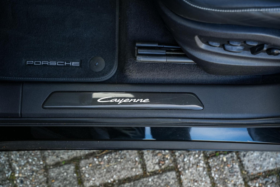 Porsche Cayenne Coupé 3.0 E-Hybrid SportDesign Carbon | 4x Display incl. Passagiersdisplay & HUD Bose 22””