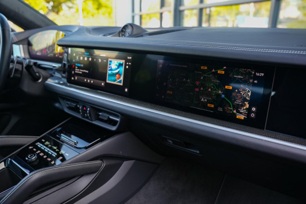 Porsche Cayenne Coupé 3.0 E-Hybrid SportDesign Carbon | 4x Display incl. Passagiersdisplay & HUD Bose 22””