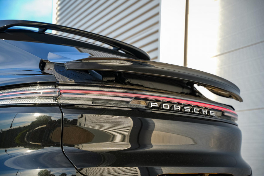 Porsche Cayenne Coupé 3.0 E-Hybrid SportDesign Carbon | 4x Display incl. Passagiersdisplay & HUD Bose 22””