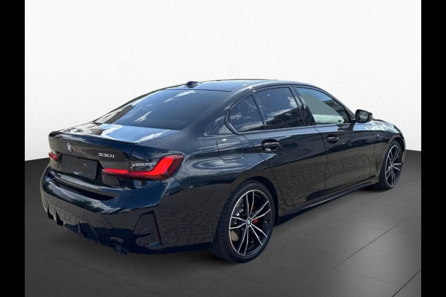BMW 3-serie 330iA M-SPORT Pro ** LED, LC Prof, SCHUIF/KANTEL, ACC, 19-inch LMV, HuD, H&K Sound ** € 22.300,= onder NP - 1e EIG - UNFALLFREI ** ** INFORMEER OOK NAAR ONZE AANTREKKELIJKE FINANCIAL-LEASE TARIEVEN **