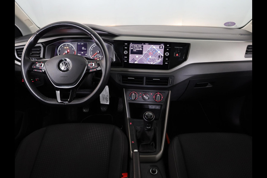 Volkswagen Polo 1.0 TSI Comfortline 95pk | Navigatie | PDC voor + achter | Carplay | Adaptieve cruise control | Airco Volkswagen Polo 1.0 TSI Comfortline 95pk | Navigatie | PDC voor + achter | Carplay | Adaptieve cruise control | Airco