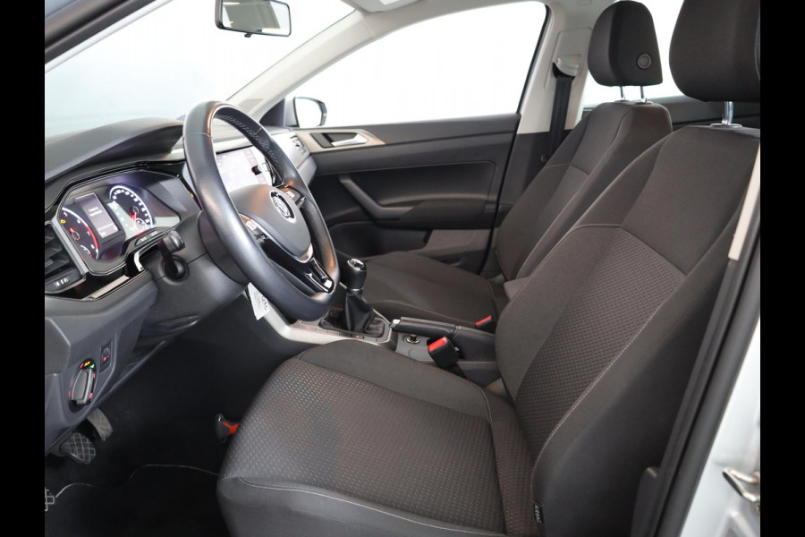Volkswagen Polo 1.0 TSI Comfortline 95pk | Navigatie | PDC voor + achter | Carplay | Adaptieve cruise control | Airco Volkswagen Polo 1.0 TSI Comfortline 95pk | Navigatie | PDC voor + achter | Carplay | Adaptieve cruise control | Airco