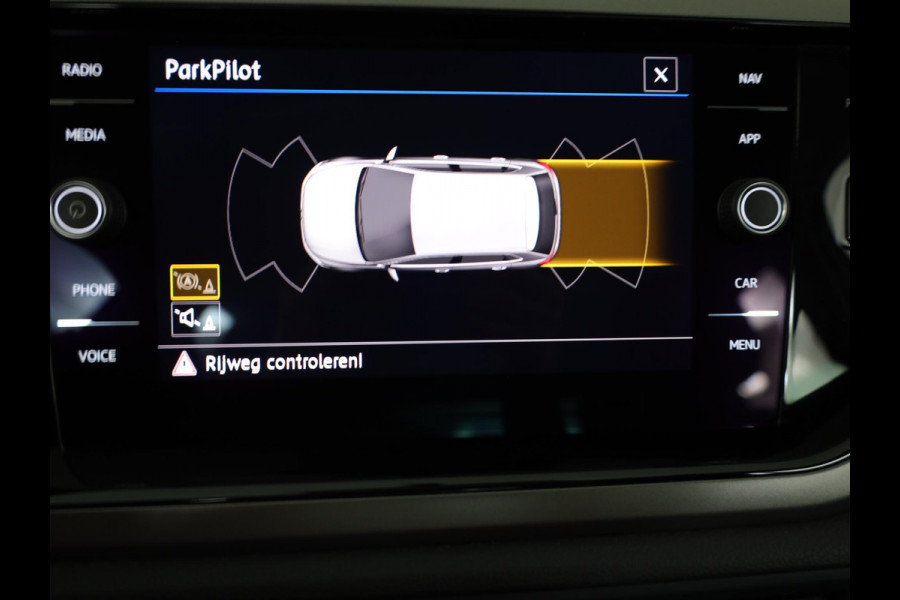 Volkswagen Polo 1.0 TSI Comfortline 95pk | Navigatie | PDC voor + achter | Carplay | Adaptieve cruise control | Airco Volkswagen Polo 1.0 TSI Comfortline 95pk | Navigatie | PDC voor + achter | Carplay | Adaptieve cruise control | Airco