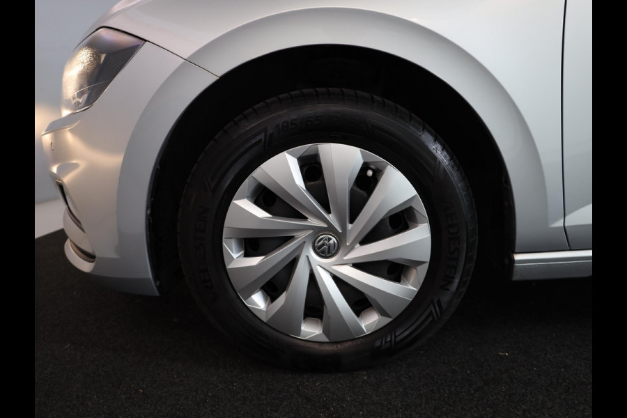 Volkswagen Polo 1.0 TSI Comfortline 95pk | Navigatie | PDC voor + achter | Carplay | Adaptieve cruise control | Airco Volkswagen Polo 1.0 TSI Comfortline 95pk | Navigatie | PDC voor + achter | Carplay | Adaptieve cruise control | Airco