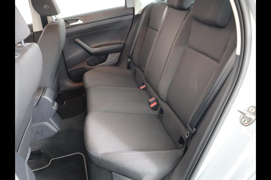 Volkswagen Polo 1.0 TSI Comfortline 95pk | Navigatie | PDC voor + achter | Carplay | Adaptieve cruise control | Airco Volkswagen Polo 1.0 TSI Comfortline 95pk | Navigatie | PDC voor + achter | Carplay | Adaptieve cruise control | Airco
