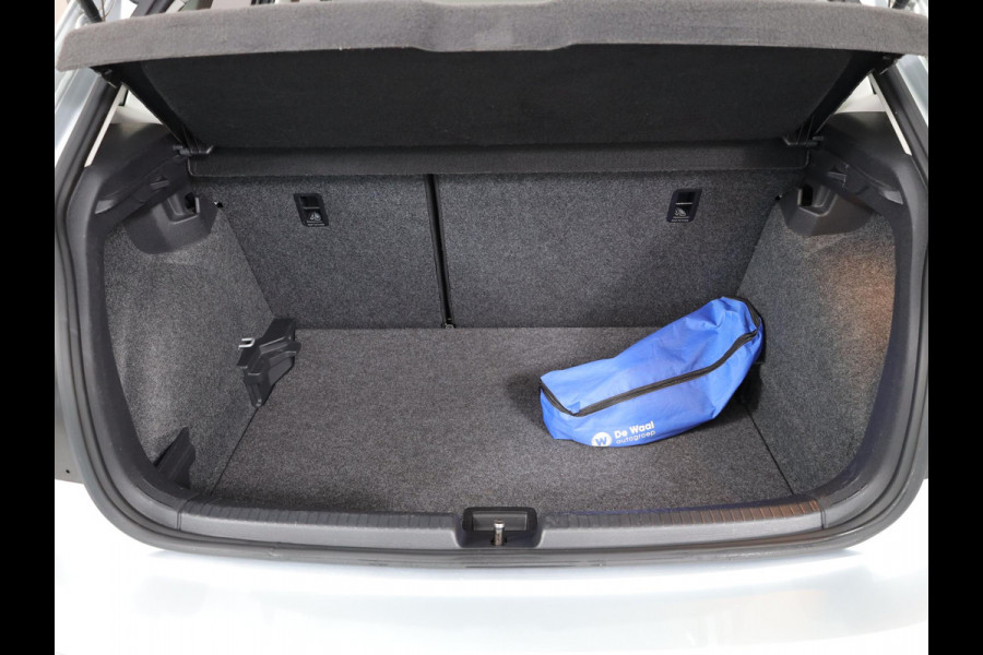 Volkswagen Polo 1.0 TSI Comfortline 95pk | Navigatie | PDC voor + achter | Carplay | Adaptieve cruise control | Airco Volkswagen Polo 1.0 TSI Comfortline 95pk | Navigatie | PDC voor + achter | Carplay | Adaptieve cruise control | Airco
