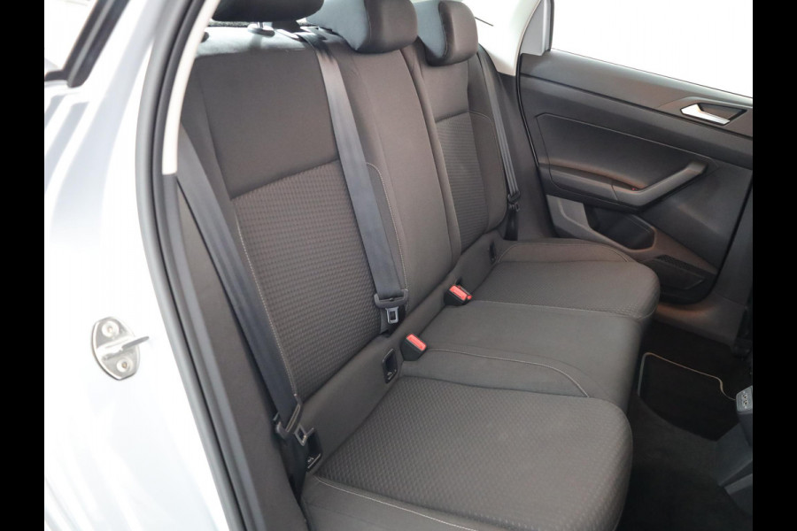 Volkswagen Polo 1.0 TSI Comfortline 95pk | Navigatie | PDC voor + achter | Carplay | Adaptieve cruise control | Airco Volkswagen Polo 1.0 TSI Comfortline 95pk | Navigatie | PDC voor + achter | Carplay | Adaptieve cruise control | Airco