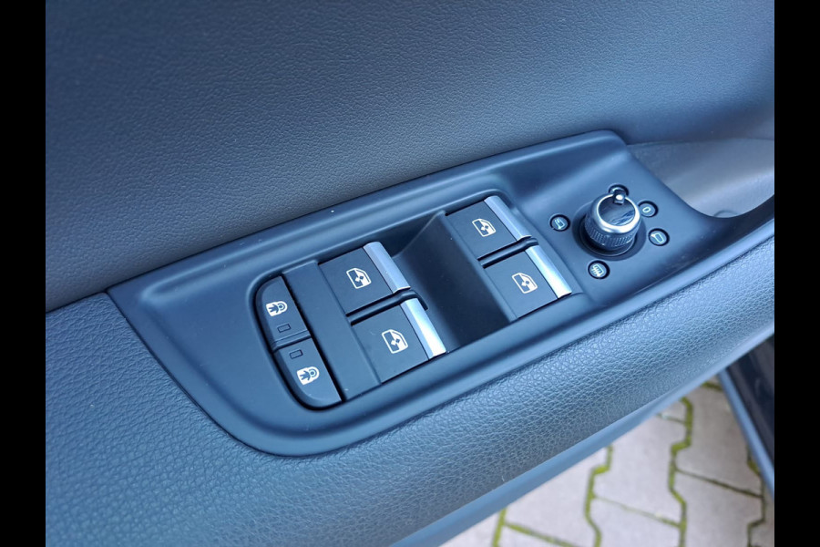 Audi Q7 55 TFSI e quattro Pro Line Plus S-line | Matrix LED | Luchtvering | Trekhaak | Leder | Keyless | HUD | Camera | ACC | Audi Q7 55 TFSI e quattro Pro Line Plus S-line | Matrix LED | Luchtvering | Trekhaak | Leder | Keyless | HUD | Camera | ACC |