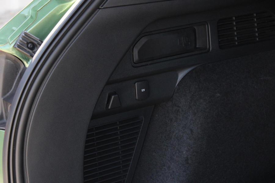 Ford Kuga 2.5 FHEV ST-Line X |190pk | Driver Assistance Pack | Winterpack | Panoramadak | Technology Pack | Geen Stekker nodig | All Season banden