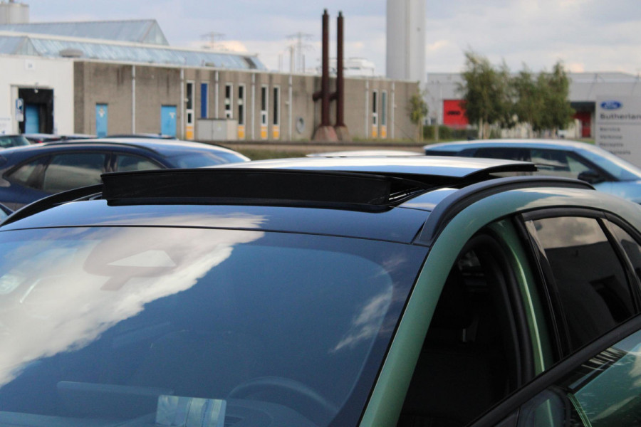 Ford Kuga 2.5 FHEV ST-Line X |190pk | Driver Assistance Pack | Winterpack | Panoramadak | Technology Pack | Geen Stekker nodig | All Season banden