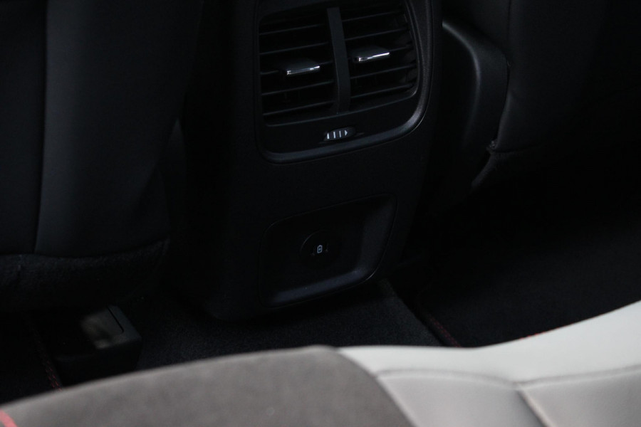 Ford Kuga 2.5 FHEV ST-Line X |190pk | Driver Assistance Pack | Winterpack | Panoramadak | Technology Pack | Geen Stekker nodig | All Season banden