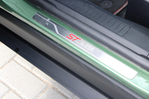 Ford Kuga 2.5 FHEV ST-Line X |190pk | Driver Assistance Pack | Winterpack | Panoramadak | Technology Pack | Geen Stekker nodig | All Season banden