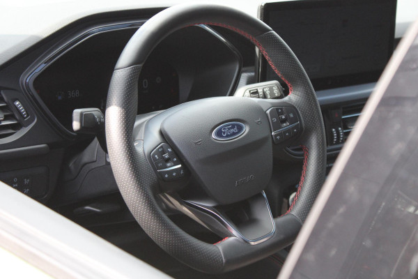 Ford Kuga 2.5 FHEV ST-Line X |190pk | Driver Assistance Pack | Winterpack | Panoramadak | Technology Pack | Geen Stekker nodig | All Season banden