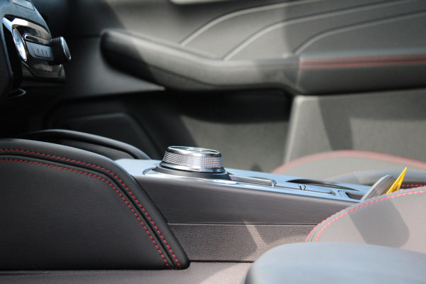 Ford Kuga 2.5 FHEV ST-Line X |190pk | Driver Assistance Pack | Winterpack | Panoramadak | Technology Pack | Geen Stekker nodig | All Season banden