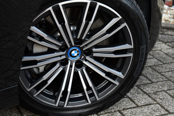 BMW 3 Serie Touring 330e M-Sport Pano HUD El-zetels laser-LED Camera