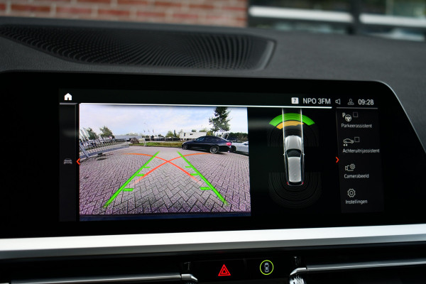 BMW 3 Serie Touring 330e M-Sport Pano HUD El-zetels laser-LED Camera