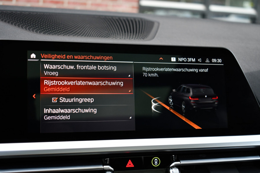 BMW 3 Serie Touring 330e M-Sport Pano HUD El-zetels laser-LED Camera