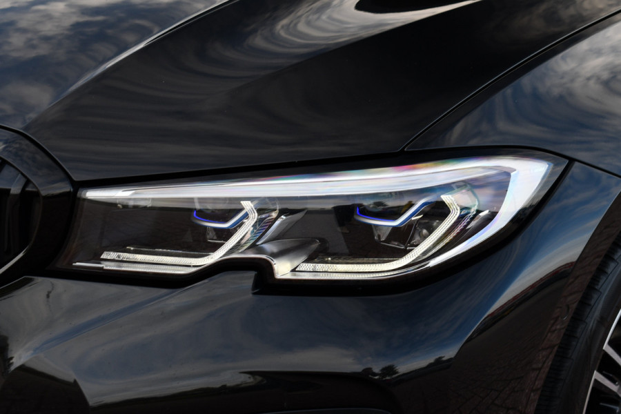 BMW 3 Serie Touring 330e M-Sport Pano HUD El-zetels laser-LED Camera
