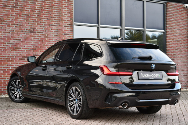 BMW 3 Serie Touring 330e M-Sport Pano HUD El-zetels laser-LED Camera