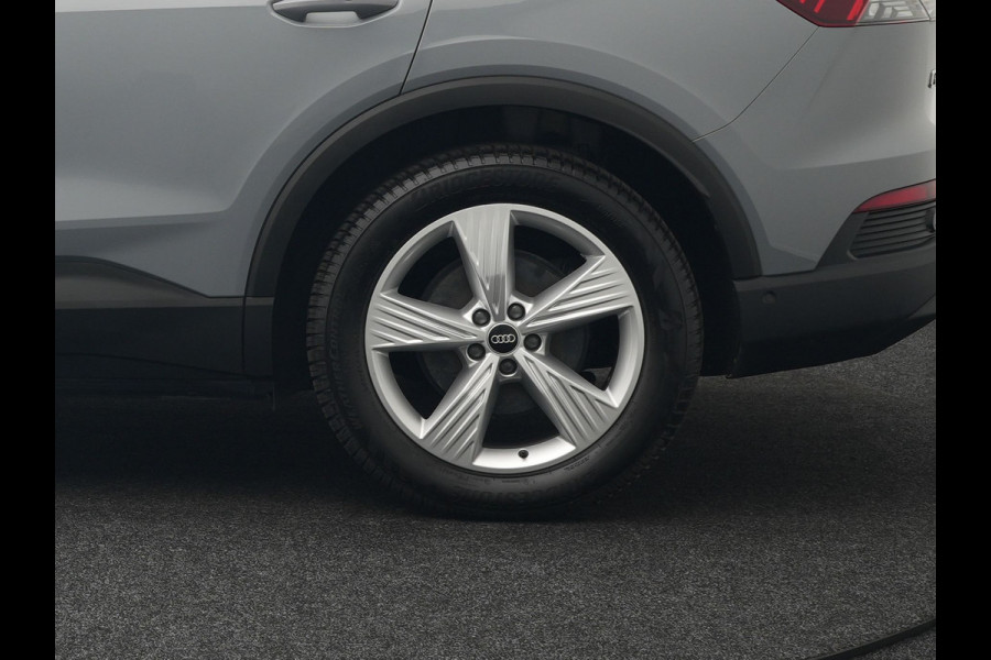 Audi Q4 e-tron Sportback 35 Edition 55 kWh 170pk Dealer O.H INCL BTW | Adaptive Cruise | Camera | Verwarmde Stoelen | Virtual | Front Assist | Navigatie | DAB | Audi Q4 e-tron Sportback 35 Edition 55 kWh 170pk Dealer O.H INCL BTW | Adaptive Cruise | Camera | Verwarmde Stoelen | Virtual | Front Assist | Navigatie | DAB |