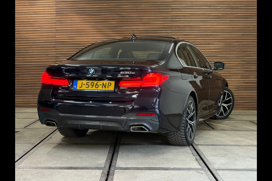 BMW 5 Serie 530e High Executive M-Sport Shadow Line | Laser | LCI | Pano | Drive Assist Prof | 19' inch BMW 5 Serie 530e High Executive M-Sport Shadow Line | Laser | LCI | Pano | Drive Assist Prof | 19' inch