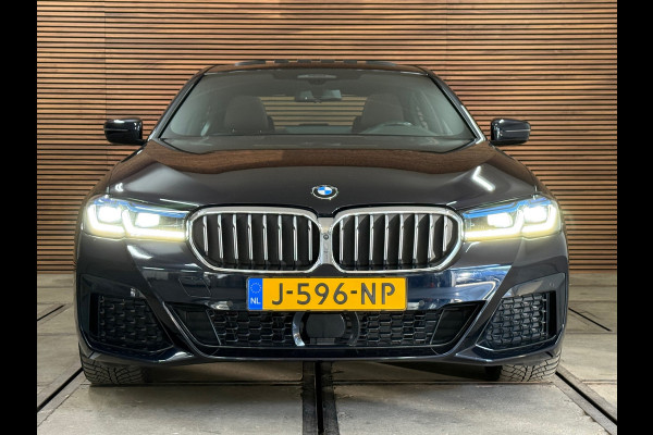 BMW 5 Serie 530e High Executive M-Sport Shadow Line | Laser | LCI | Pano | Drive Assist Prof | 19' inch BMW 5 Serie 530e High Executive M-Sport Shadow Line | Laser | LCI | Pano | Drive Assist Prof | 19' inch