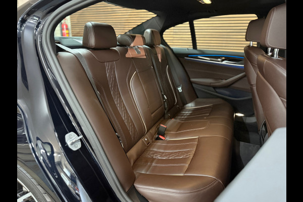 BMW 5 Serie 530e High Executive M-Sport Shadow Line | Laser | LCI | Pano | Drive Assist Prof | 19' inch BMW 5 Serie 530e High Executive M-Sport Shadow Line | Laser | LCI | Pano | Drive Assist Prof | 19' inch