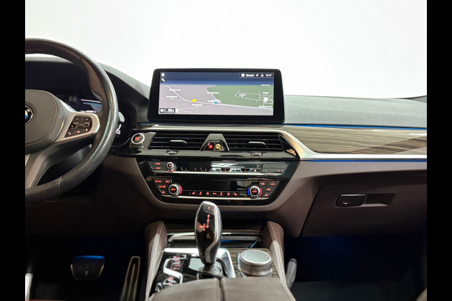 BMW 5 Serie 530e High Executive M-Sport Shadow Line | Laser | LCI | Pano | Drive Assist Prof | 19' inch BMW 5 Serie 530e High Executive M-Sport Shadow Line | Laser | LCI | Pano | Drive Assist Prof | 19' inch