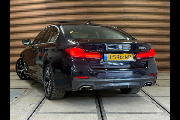 BMW 5 Serie 530e High Executive M-Sport Shadow Line | Laser | LCI | Pano | Drive Assist Prof | 19' inch BMW 5 Serie 530e High Executive M-Sport Shadow Line | Laser | LCI | Pano | Drive Assist Prof | 19' inch