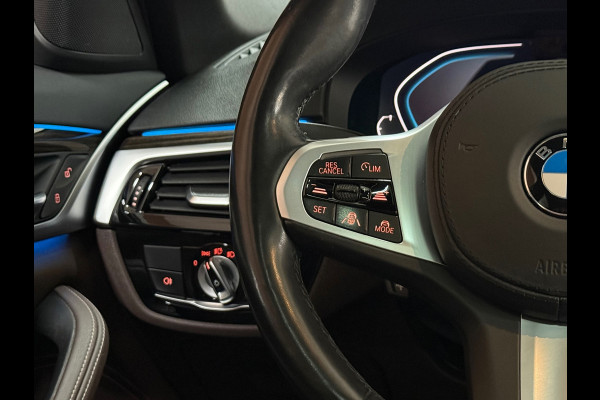 BMW 5 Serie 530e High Executive M-Sport Shadow Line | Laser | LCI | Pano | Drive Assist Prof | 19' inch BMW 5 Serie 530e High Executive M-Sport Shadow Line | Laser | LCI | Pano | Drive Assist Prof | 19' inch