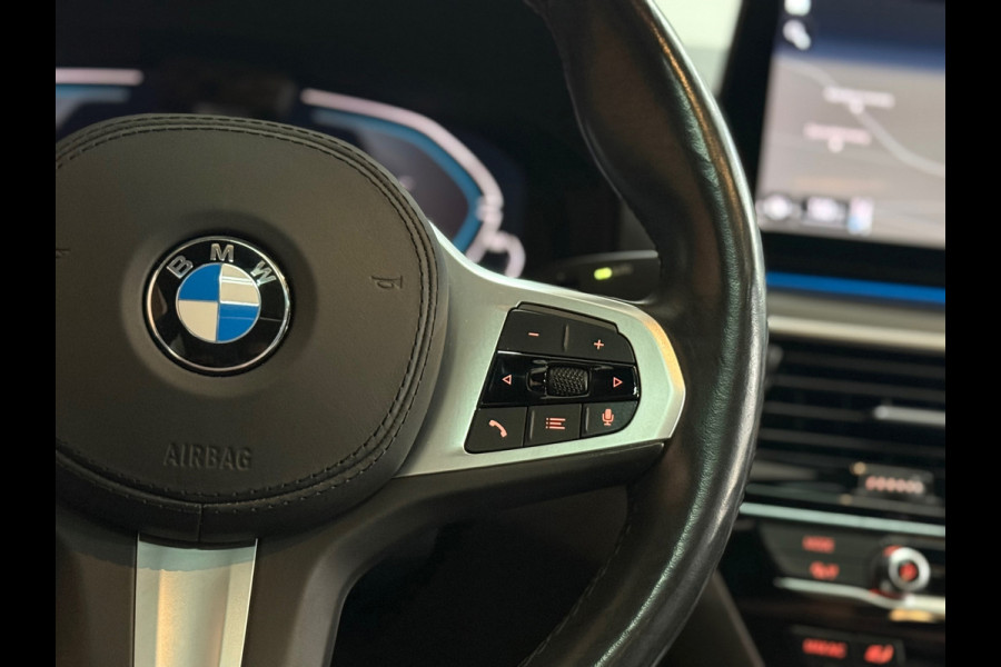 BMW 5 Serie 530e High Executive M-Sport Shadow Line | Laser | LCI | Pano | Drive Assist Prof | 19' inch BMW 5 Serie 530e High Executive M-Sport Shadow Line | Laser | LCI | Pano | Drive Assist Prof | 19' inch