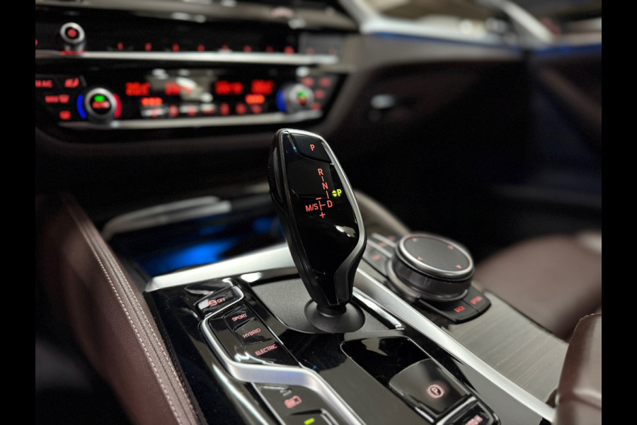 BMW 5 Serie 530e High Executive M-Sport Shadow Line | Laser | LCI | Pano | Drive Assist Prof | 19' inch BMW 5 Serie 530e High Executive M-Sport Shadow Line | Laser | LCI | Pano | Drive Assist Prof | 19' inch