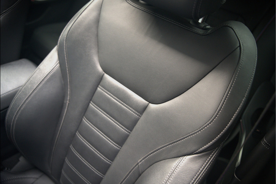 BMW 3-serie 320e High Executive M Sport | Panoramadak | Harman Kardon | Carbon | Camera | Adaptive LED | Stoelverwarming | Stuurverwarming | Apple Carplay | Navigatie | Cruise Control | Memory Seat | Trekhaak | Keyless | Shadowline