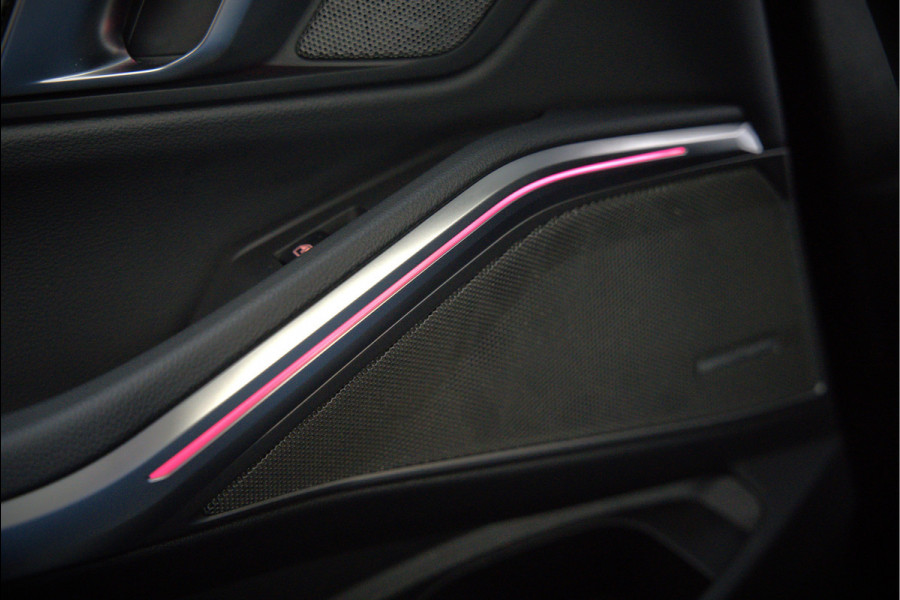 BMW 3-serie 320e High Executive M Sport | Panoramadak | Harman Kardon | Carbon | Camera | Adaptive LED | Stoelverwarming | Stuurverwarming | Apple Carplay | Navigatie | Cruise Control | Memory Seat | Trekhaak | Keyless | Shadowline