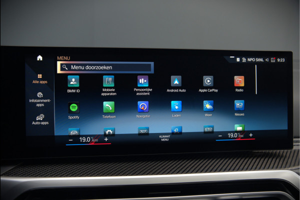 BMW 3-serie 320e High Executive M Sport | Panoramadak | Harman Kardon | Carbon | Camera | Adaptive LED | Stoelverwarming | Stuurverwarming | Apple Carplay | Navigatie | Cruise Control | Memory Seat | Trekhaak | Keyless | Shadowline