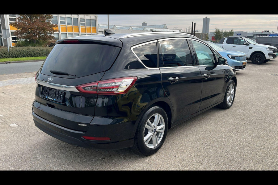 Ford S-Max 2.5 FHEV Titanium 7P 190pk | SYNC 3 Navigatie | Apple Carplay/Android Auto | 7 Persoons! | Camera Ford S-Max 2.5 FHEV Titanium 7P 190pk | SYNC 3 Navigatie | Apple Carplay/Android Auto | 7 Persoons! | Camera