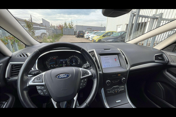 Ford S-Max 2.5 FHEV Titanium 7P 190pk | SYNC 3 Navigatie | Apple Carplay/Android Auto | 7 Persoons! | Camera Ford S-Max 2.5 FHEV Titanium 7P 190pk | SYNC 3 Navigatie | Apple Carplay/Android Auto | 7 Persoons! | Camera