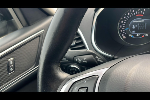 Ford S-Max 2.5 FHEV Titanium 7P 190pk | SYNC 3 Navigatie | Apple Carplay/Android Auto | 7 Persoons! | Camera Ford S-Max 2.5 FHEV Titanium 7P 190pk | SYNC 3 Navigatie | Apple Carplay/Android Auto | 7 Persoons! | Camera