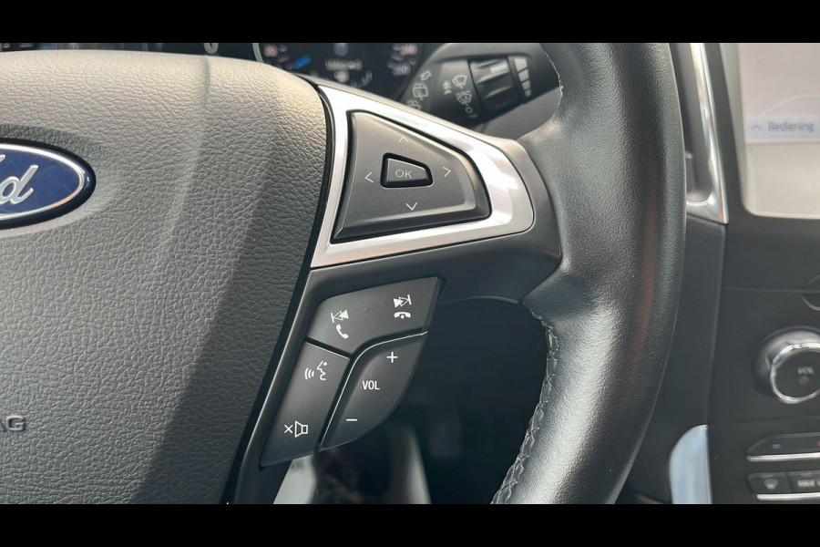 Ford S-Max 2.5 FHEV Titanium 7P 190pk | SYNC 3 Navigatie | Apple Carplay/Android Auto | 7 Persoons! | Camera Ford S-Max 2.5 FHEV Titanium 7P 190pk | SYNC 3 Navigatie | Apple Carplay/Android Auto | 7 Persoons! | Camera