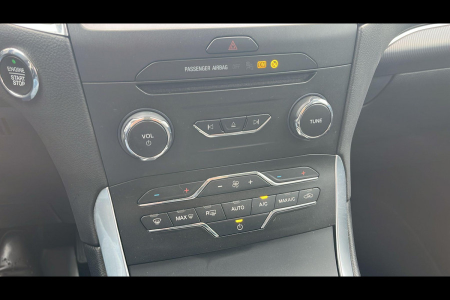 Ford S-Max 2.5 FHEV Titanium 7P 190pk | SYNC 3 Navigatie | Apple Carplay/Android Auto | 7 Persoons! | Camera Ford S-Max 2.5 FHEV Titanium 7P 190pk | SYNC 3 Navigatie | Apple Carplay/Android Auto | 7 Persoons! | Camera