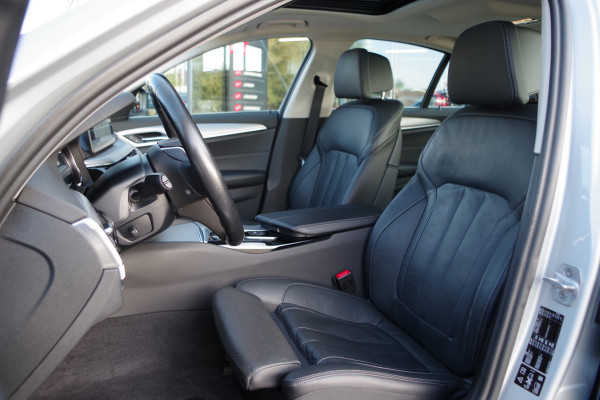 BMW 5 Serie 540i 340 PK xDrive High Executive, Trekhaak, Schuif-Kanteldak, Adap. Cruise Control, Memory BMW 5 Serie 540i 340 PK xDrive High Executive, Trekhaak, Schuif-Kanteldak, Adap. Cruise Control, Memory