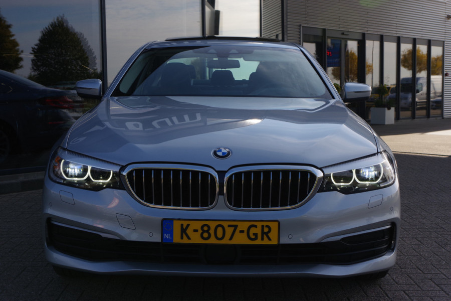 BMW 5 Serie 540i 340 PK xDrive High Executive, Trekhaak, Schuif-Kanteldak, Adap. Cruise Control, Memory BMW 5 Serie 540i 340 PK xDrive High Executive, Trekhaak, Schuif-Kanteldak, Adap. Cruise Control, Memory