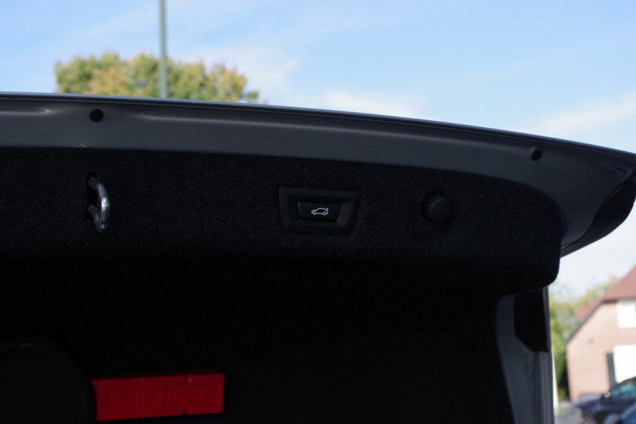 BMW 5 Serie 540i 340 PK xDrive High Executive, Trekhaak, Schuif-Kanteldak, Adap. Cruise Control, Memory BMW 5 Serie 540i 340 PK xDrive High Executive, Trekhaak, Schuif-Kanteldak, Adap. Cruise Control, Memory